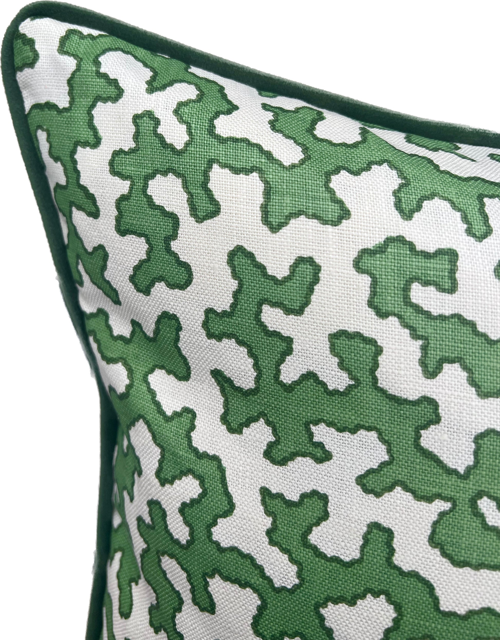 Colefax Fowler Cushions - Luxury cushions in Colefax Fowler Fabric (Green Squiggle) 