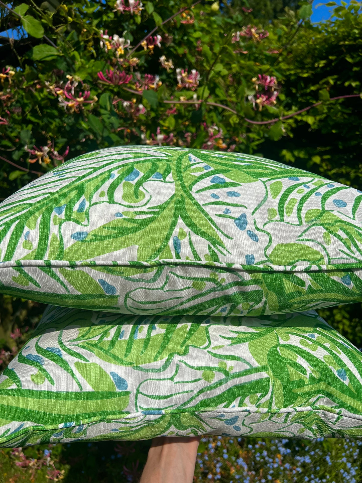 INDOOR/OUTDOOR Christopher Farr Millie Feuilles Cushion